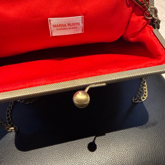 Elegant Leopard Print Crossbody Bag with Chain Strap - Picture 6 of 6